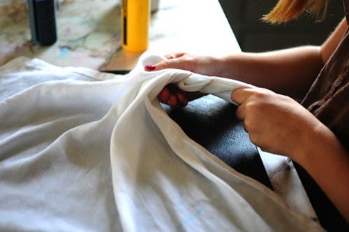 tying napkin for tie dye