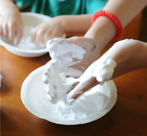 Easy Art Projects: Puffy Cloud Paintings