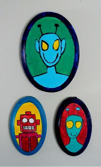 Robot and alien portrait painting project. Awesome art projects for kids and other creative people • Artchoo.com