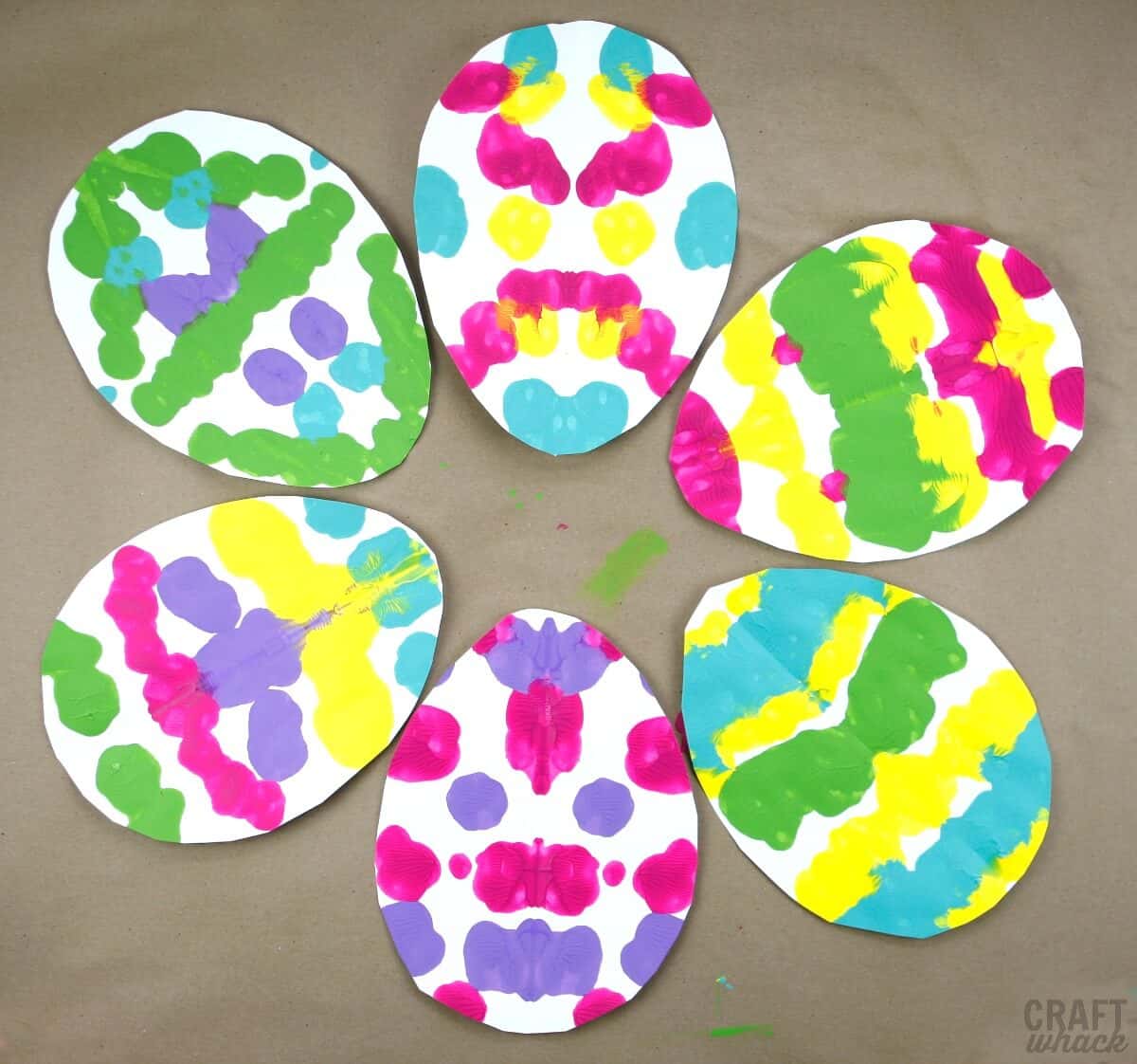 Rorschach print Easter eggs craft #Easter #craft #kids 
