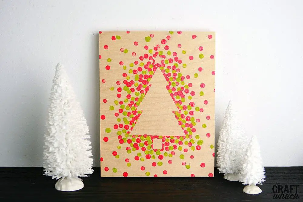 Christmas DIY dotty paintings 