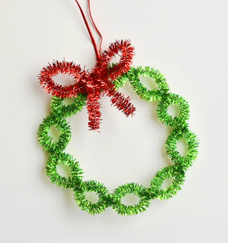 Deck the Halls with the 8 Best Pipe Cleaner Christmas Crafts! – Craftwhack