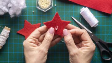 4 Festive Poinsettia Crafts for the Holidays