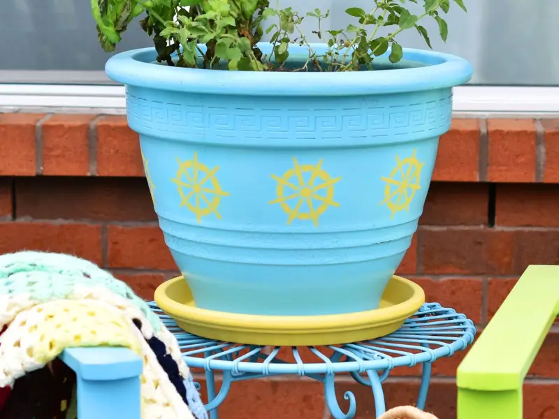 Spray-Painted and Stenciled Terracotta Planter