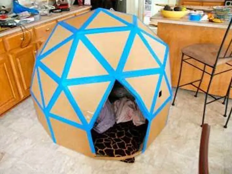 28 Cardboard Box Fort Ideas · Craftwhack