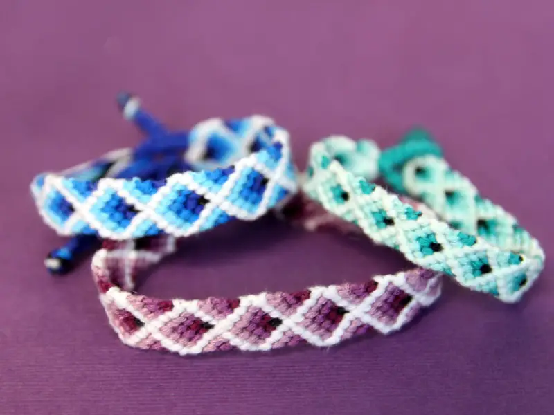 How to Make a Diamond Friendship Bracelet Pattern  Sarah Maker