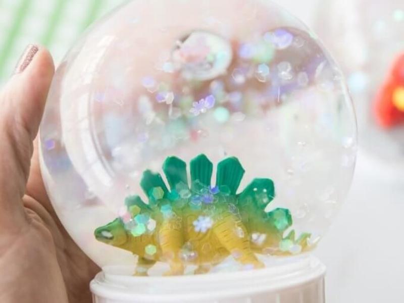 Dinosaur Snowglobe