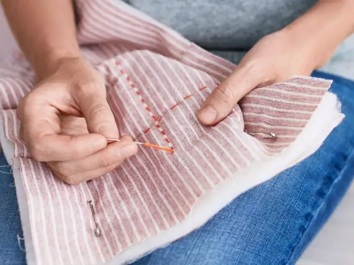 How to Hand Quilt Without a Hoop – Craftwhack