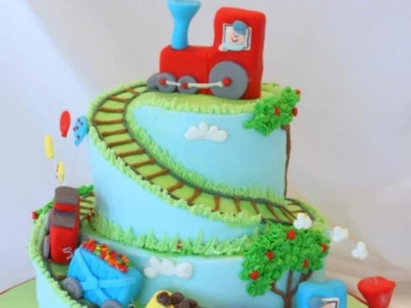 Cupcakes Train Birthday Cake